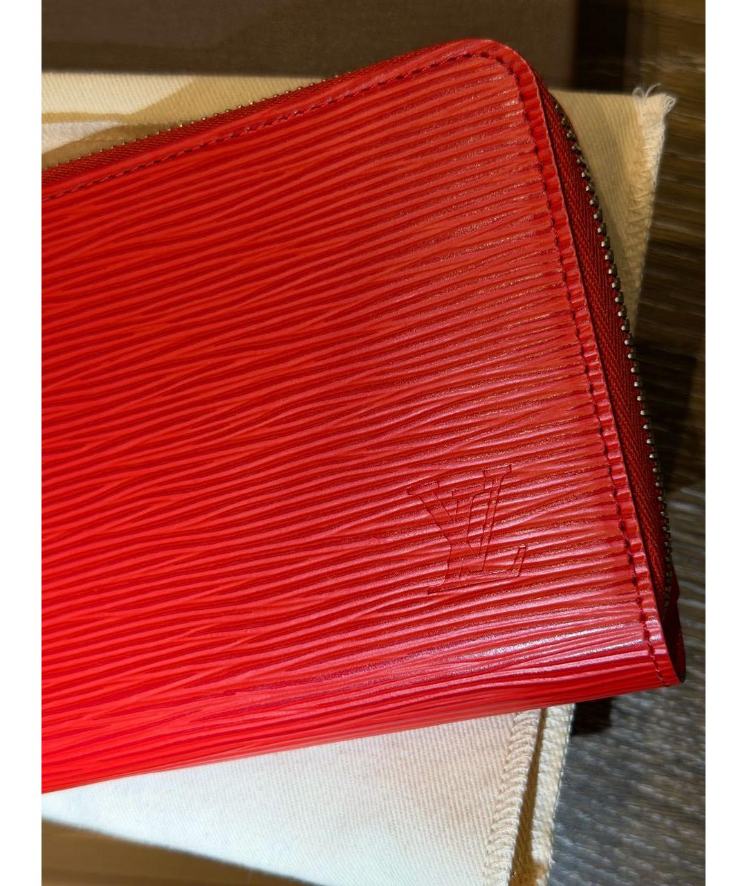 LOUIS VUITTON Красный кожаный кошелек, фото 2