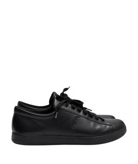 PRADA Низкие кроссовки / кеды