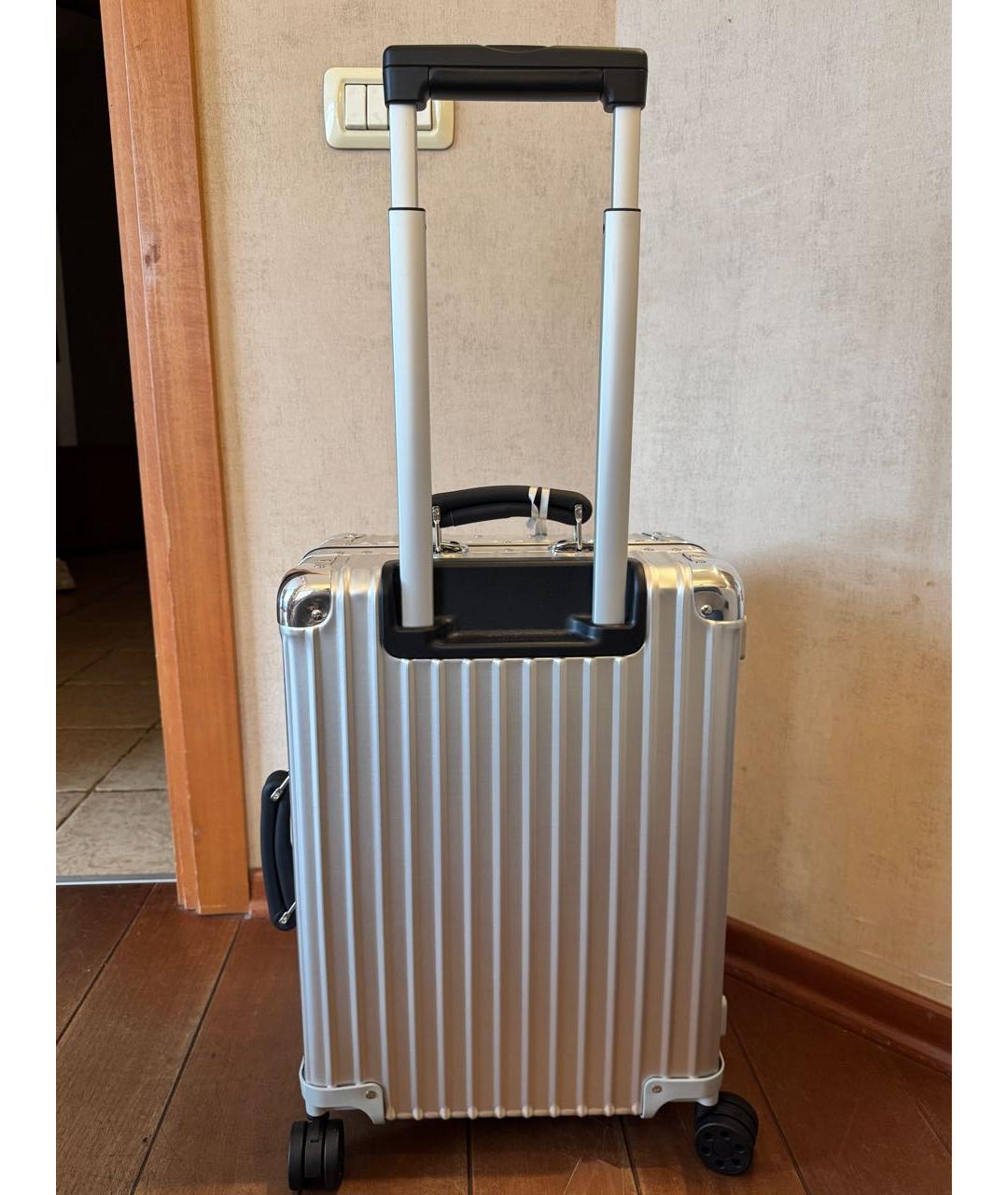 Rimowa Серебряный чемодан, фото 5