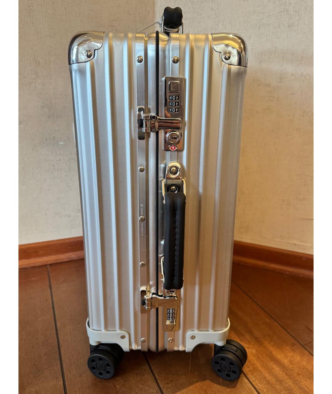 Rimowa Серебряный чемодан, фото 4