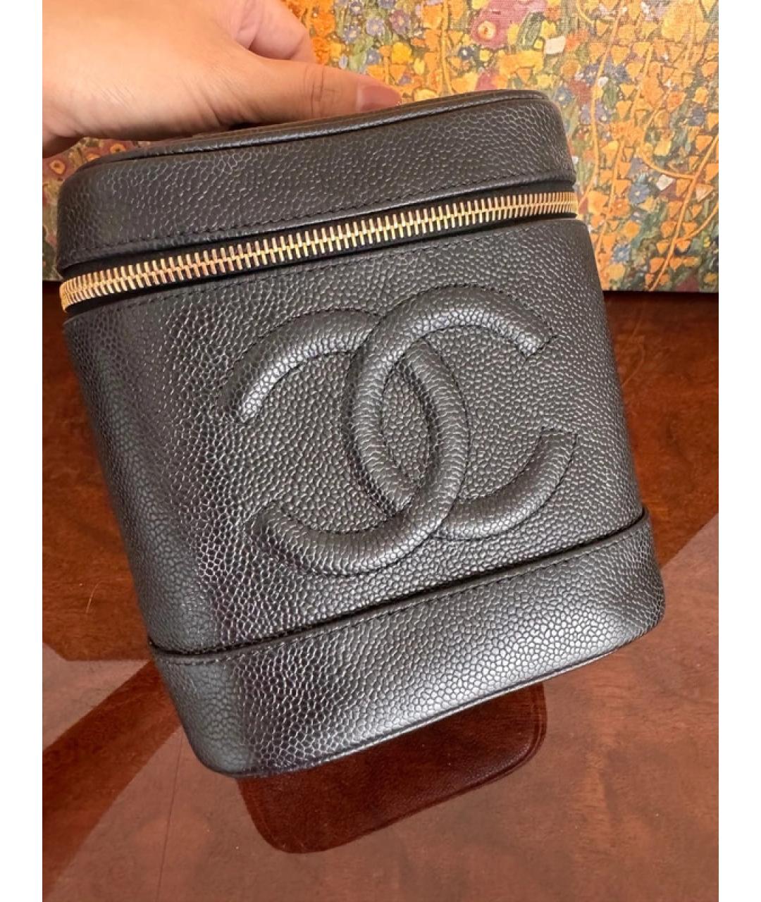 CHANEL Черная кожаная сумка с короткими ручками, фото 2