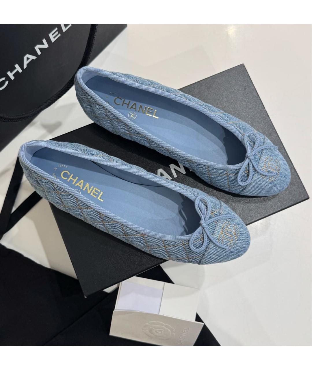 CHANEL Голубые текстильные балетки, фото 2