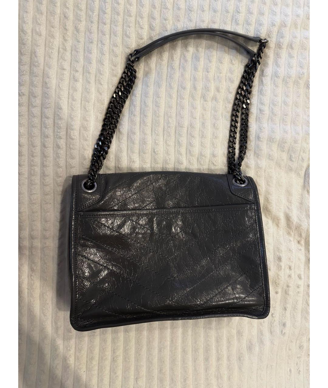 SAINT LAURENT Серая сумка через плечо из лакированной кожи, фото 3
