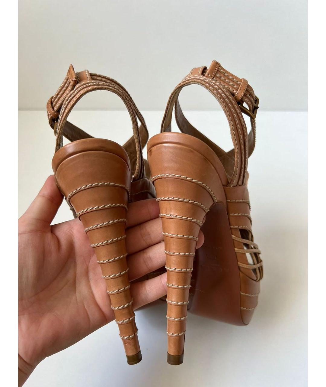 ALAIA Коричневые кожаные босоножки, фото 6