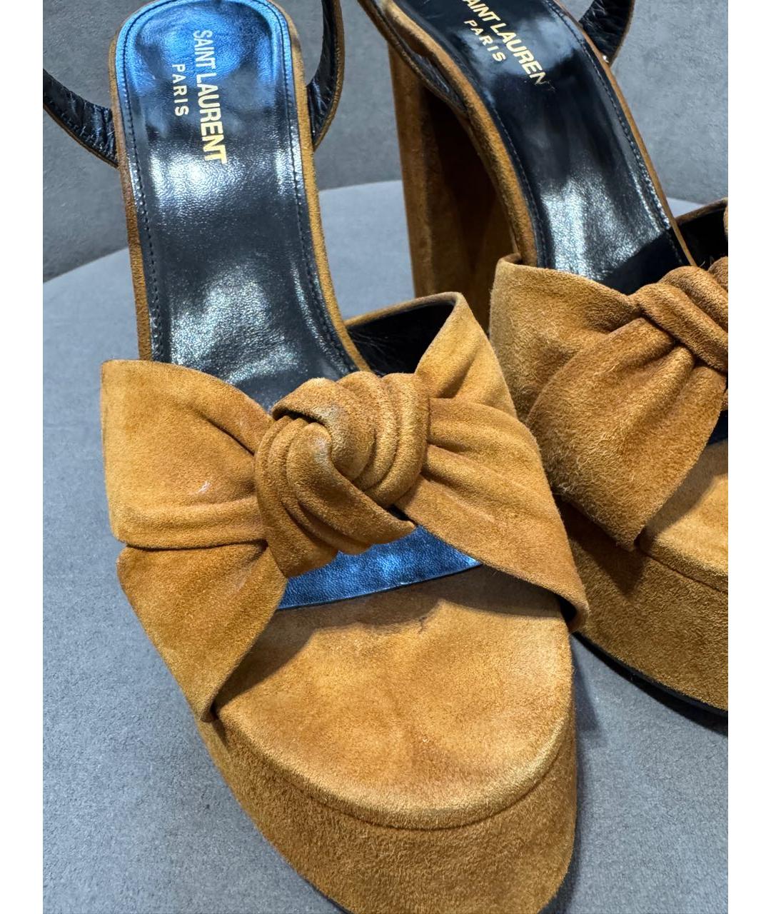 SAINT LAURENT Коричневые замшевые босоножки, фото 8