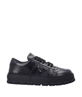 PRADA Низкие кроссовки / кеды
