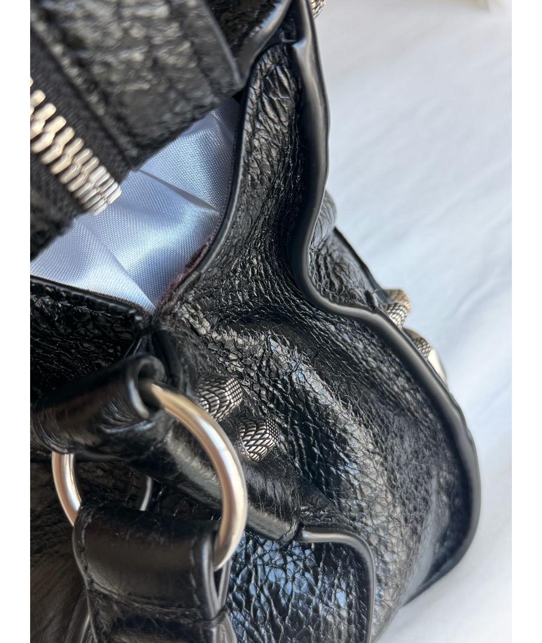 BALENCIAGA Черная сумка с короткими ручками из лакированной кожи, фото 6