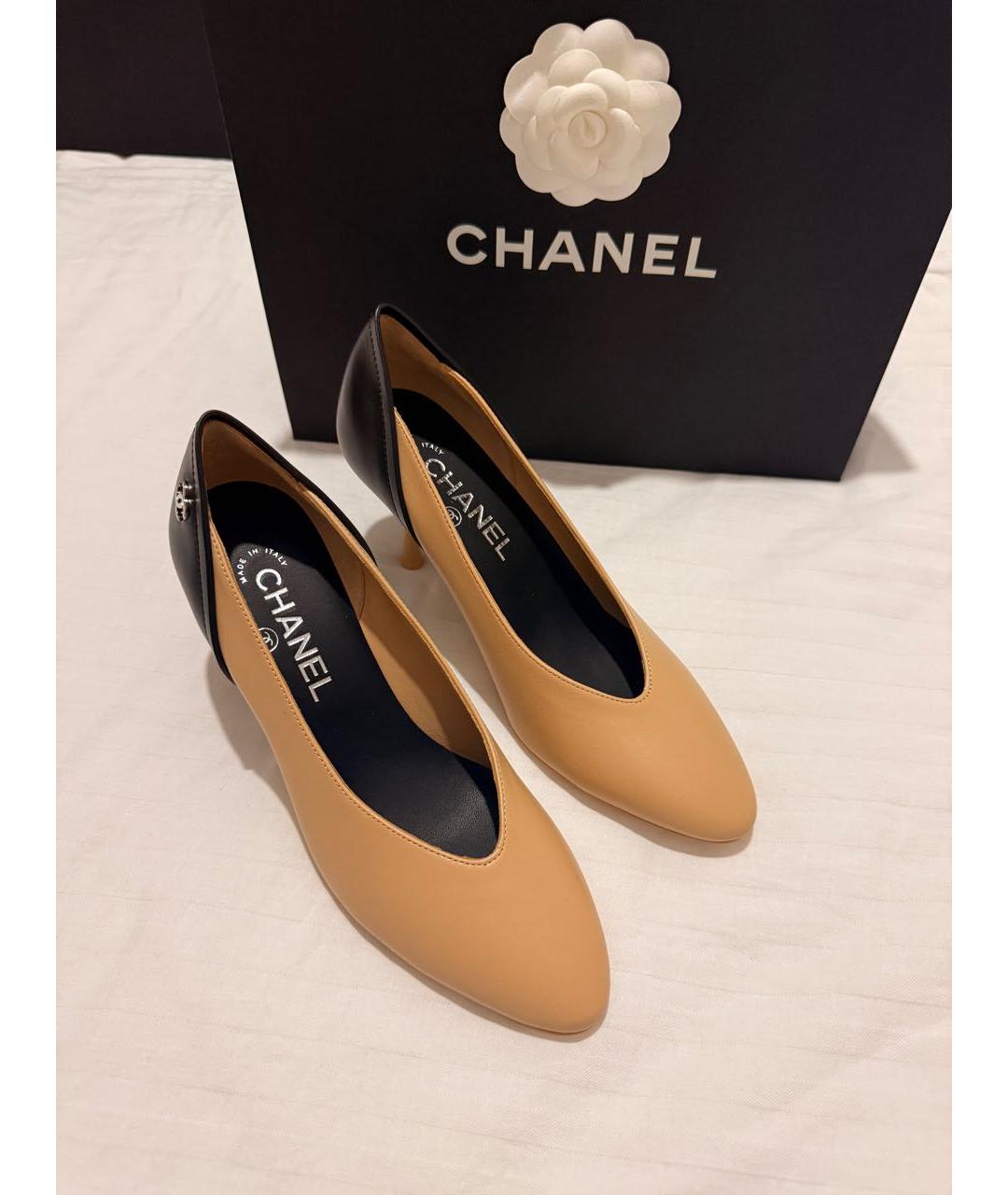 CHANEL Бежевые кожаные туфли, фото 2
