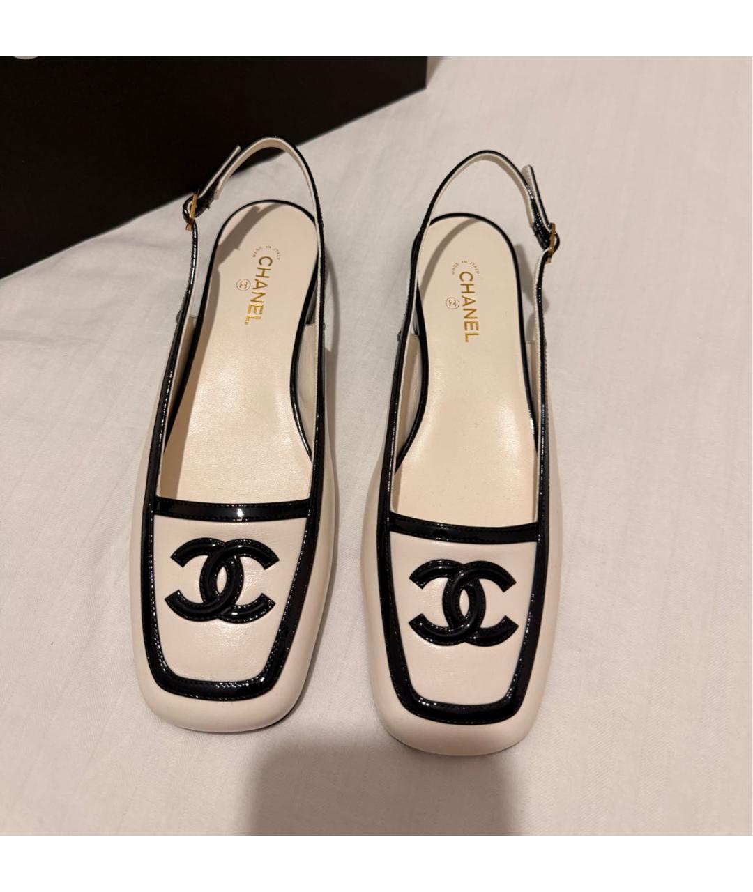 CHANEL Белые кожаные лодочки на низком каблуке, фото 3