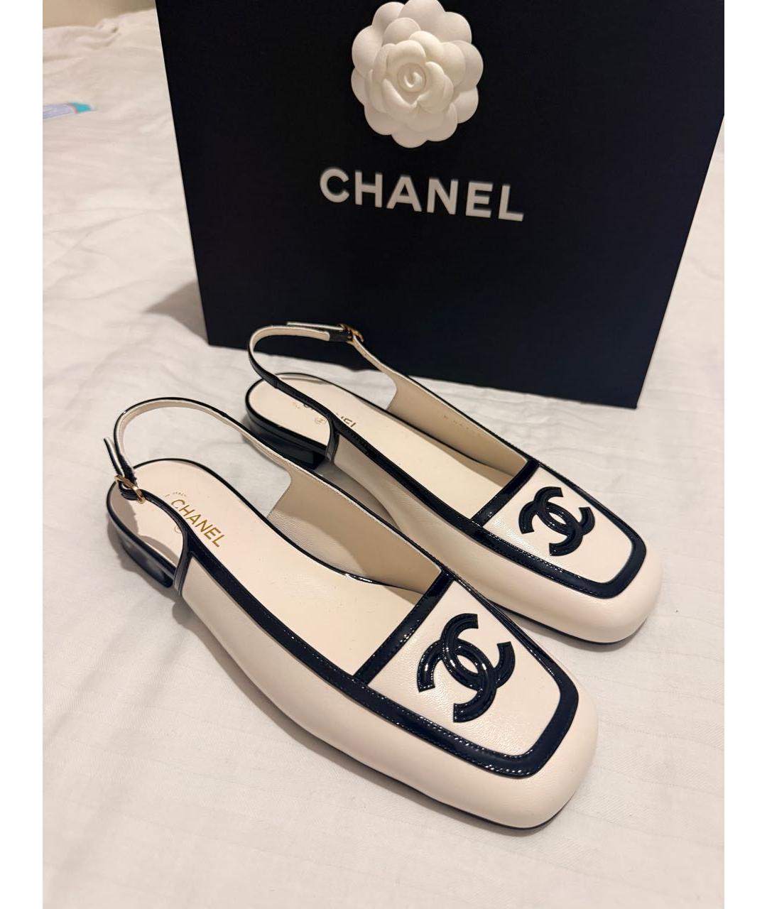 CHANEL Белые кожаные лодочки на низком каблуке, фото 8