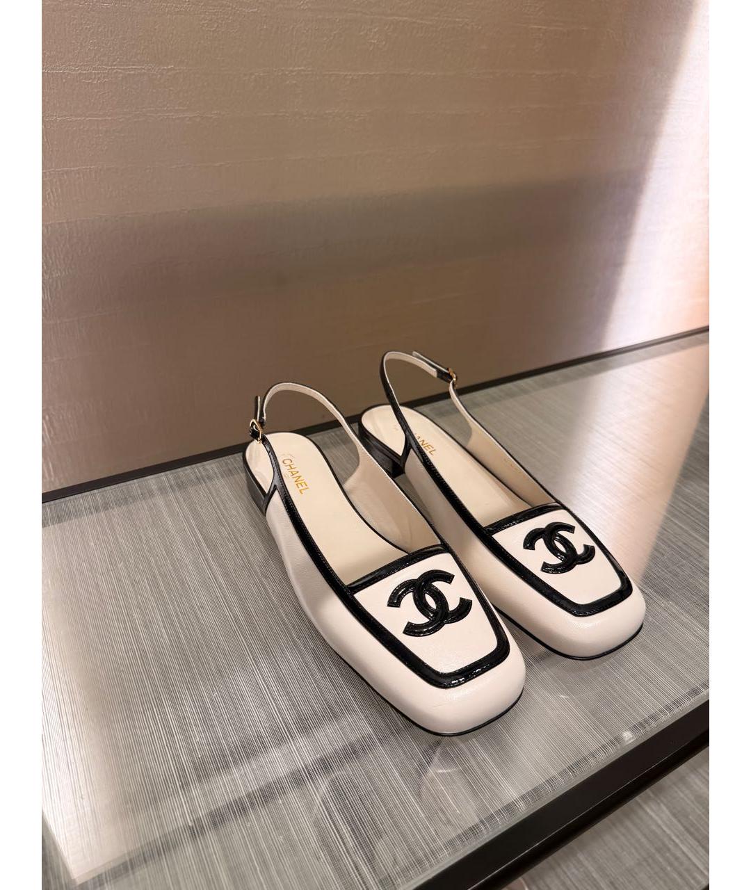 CHANEL Белые кожаные лодочки на низком каблуке, фото 6