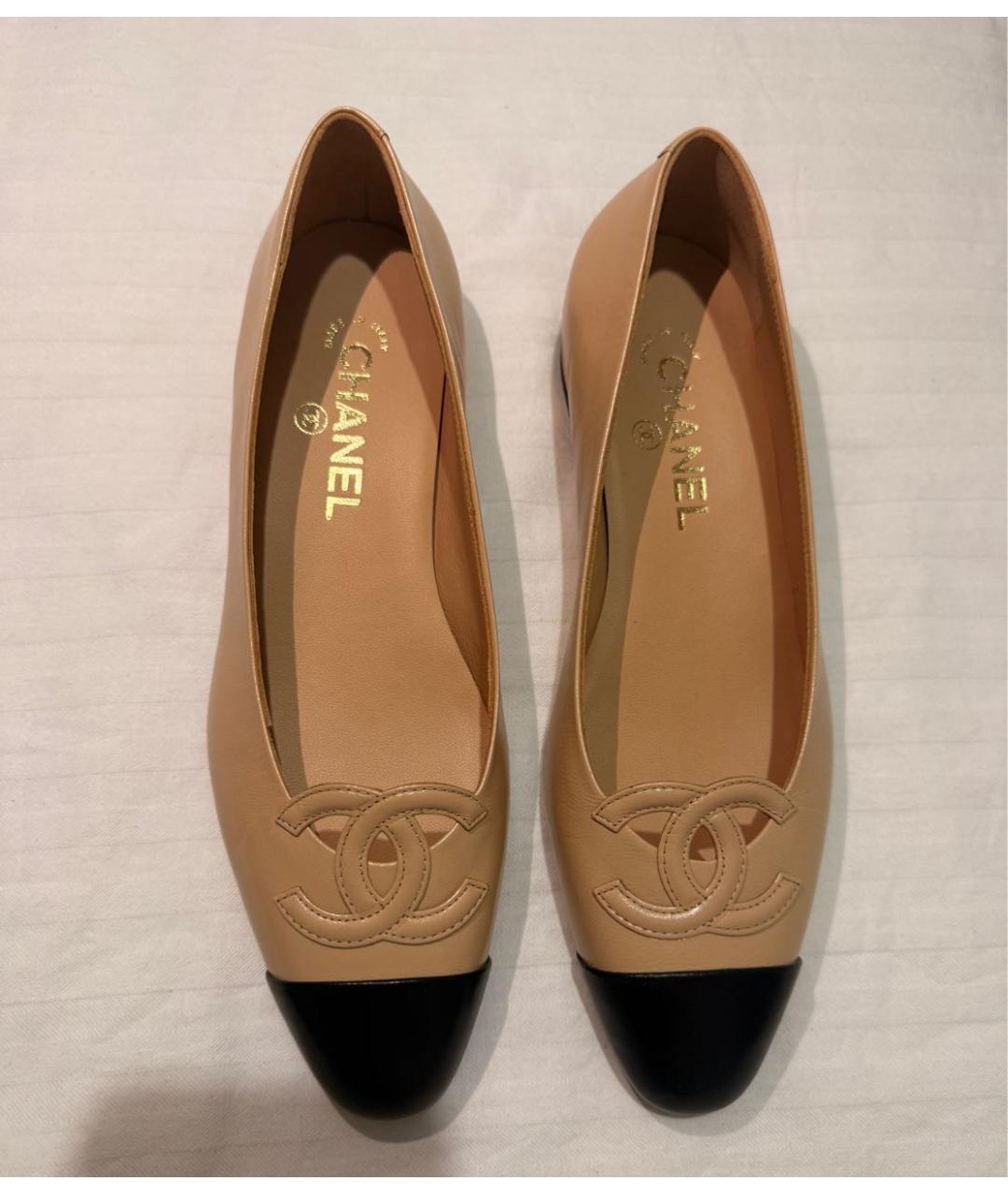 CHANEL Бежевые кожаные балетки, фото 2