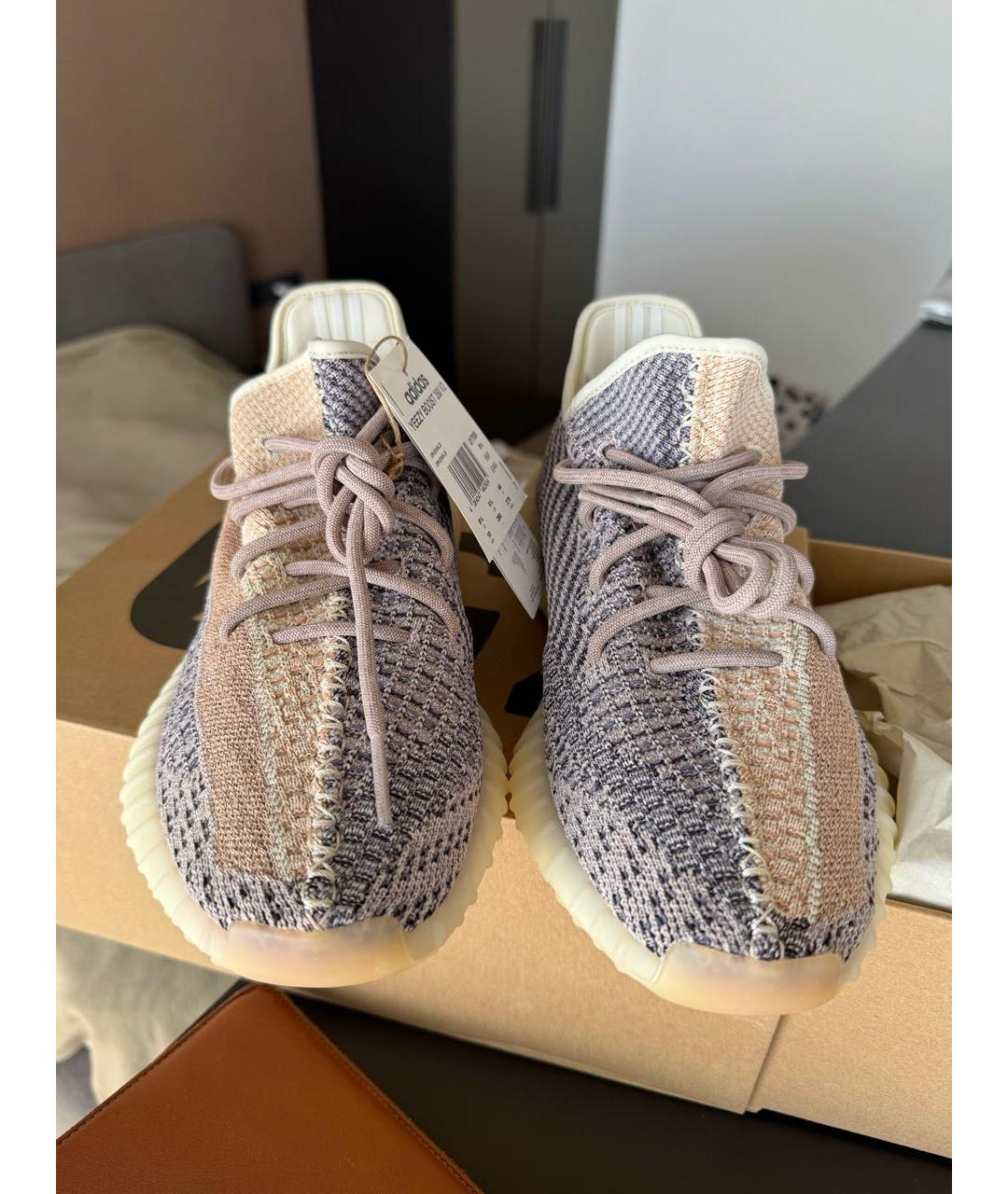 ADIDAS YEEZY Бежевые текстильные низкие кроссовки / кеды, фото 2