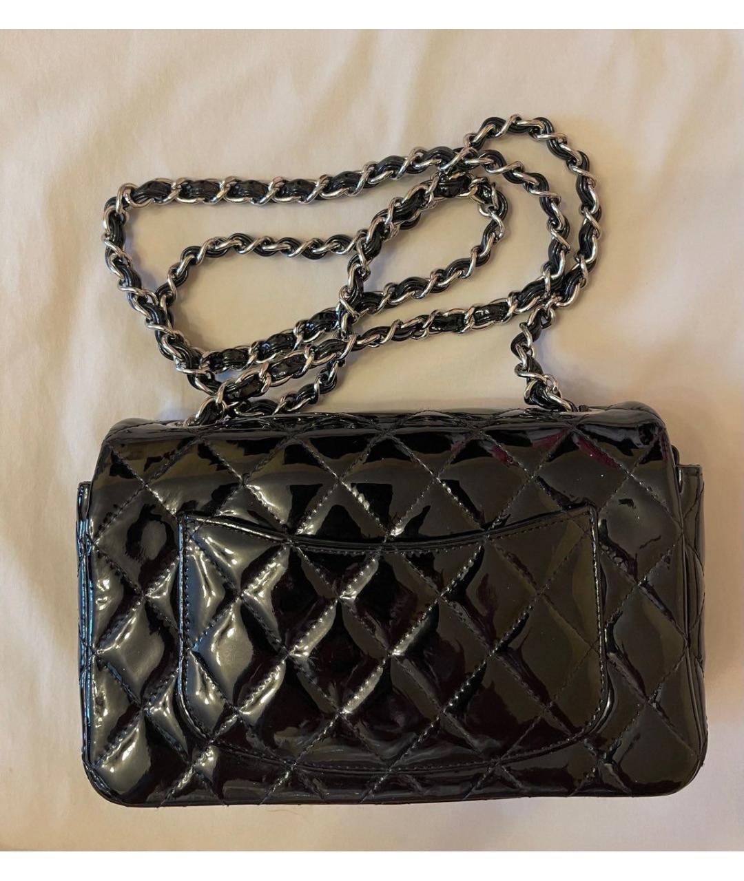 CHANEL Черная сумка через плечо из лакированной кожи, фото 3