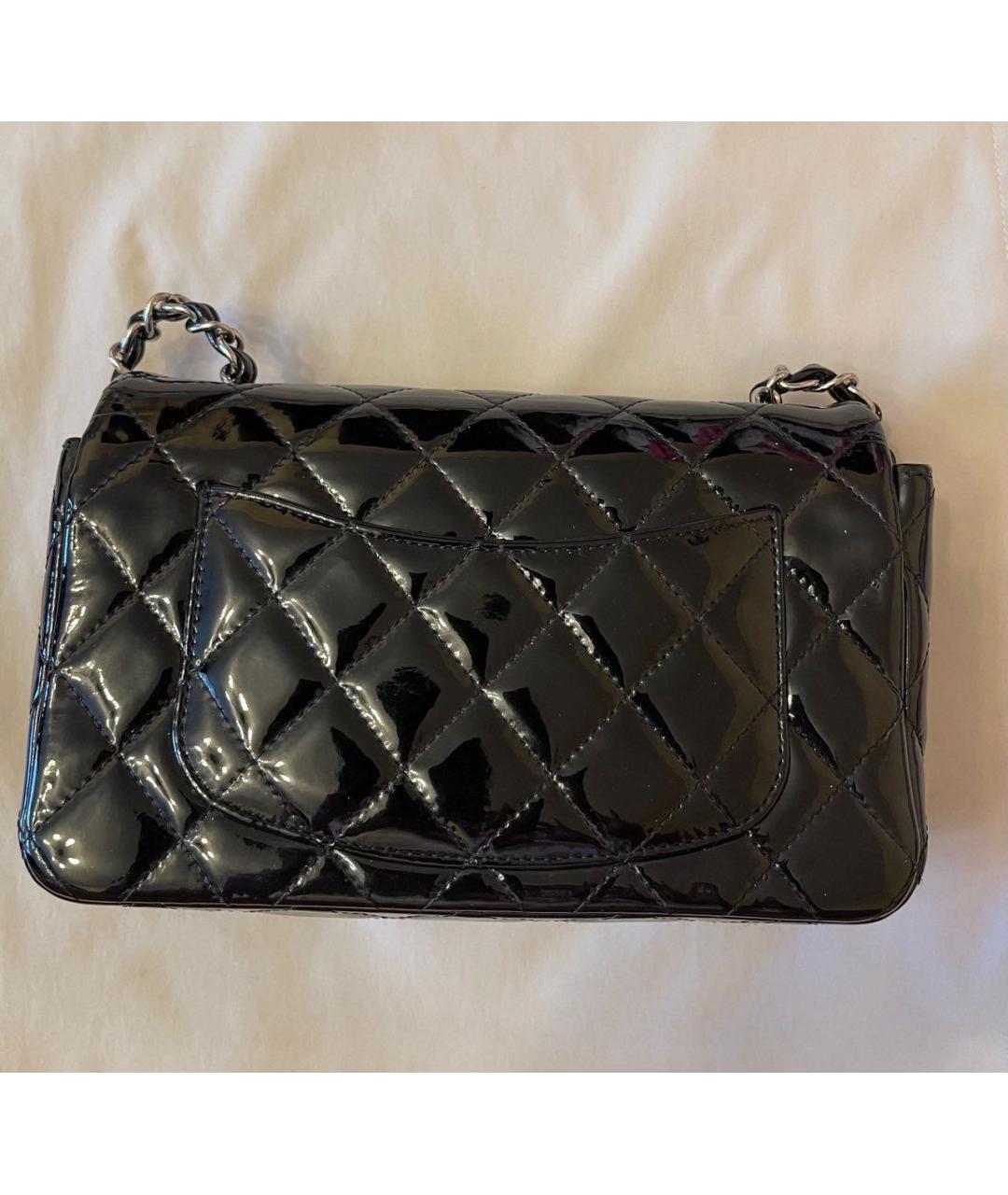 CHANEL Черная сумка через плечо из лакированной кожи, фото 4