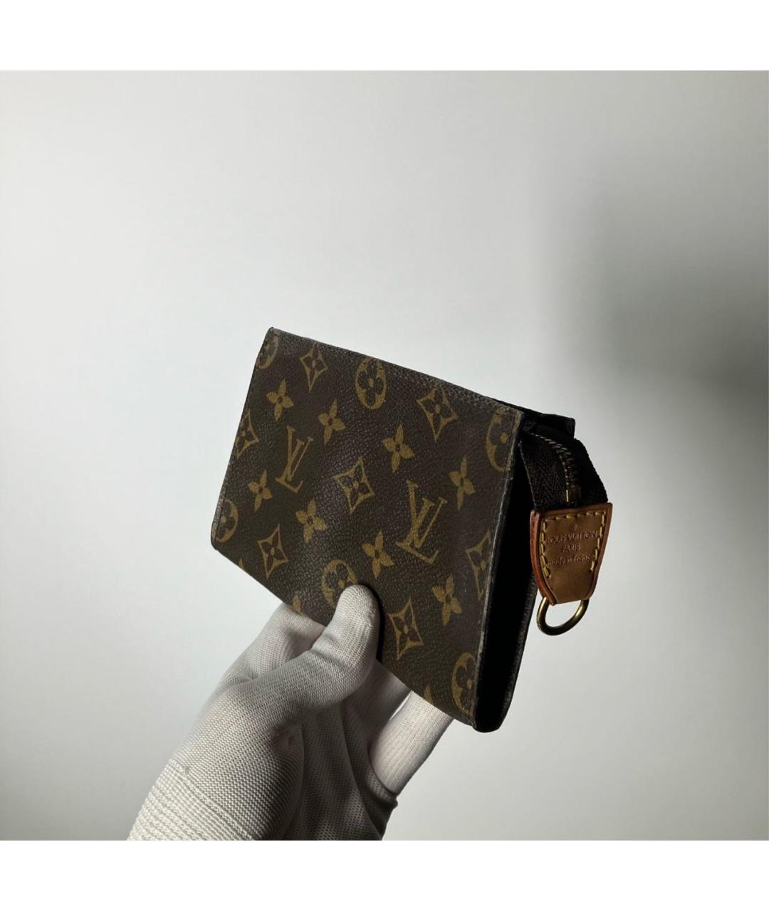 LOUIS VUITTON Коричневая косметичка из канвы, фото 2