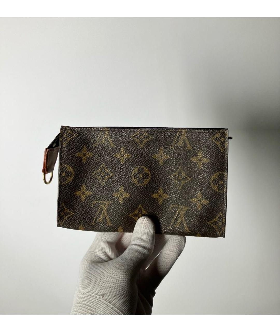 LOUIS VUITTON Коричневая косметичка из канвы, фото 7