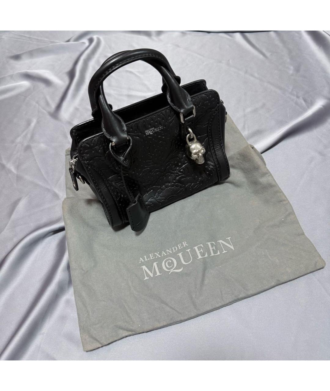 ALEXANDER MCQUEEN Черная кожаная сумка с короткими ручками, фото 2