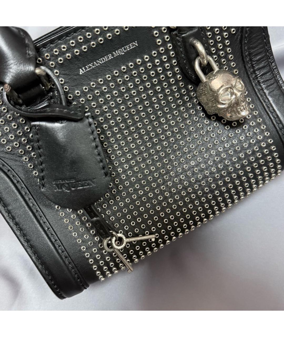 ALEXANDER MCQUEEN Черная кожаная сумка с короткими ручками, фото 5
