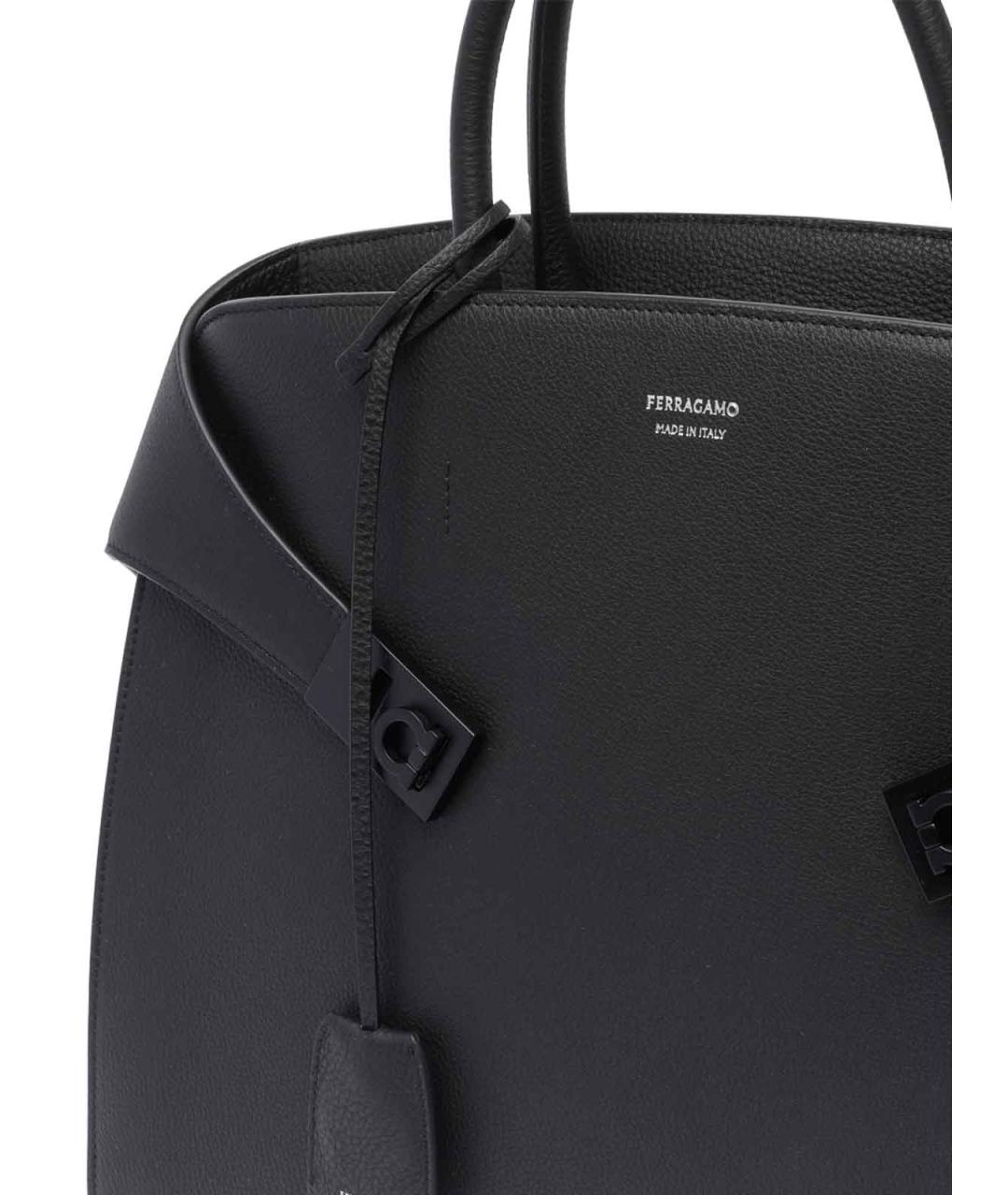 FERRAGAMO Черная кожаная сумка на плечо, фото 4