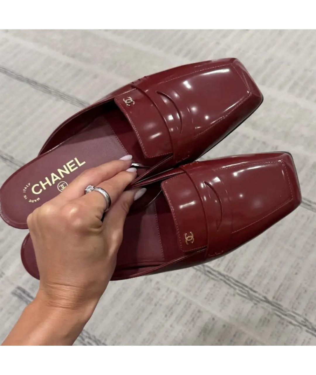 CHANEL Голубые мюли из лакированной кожи, фото 7