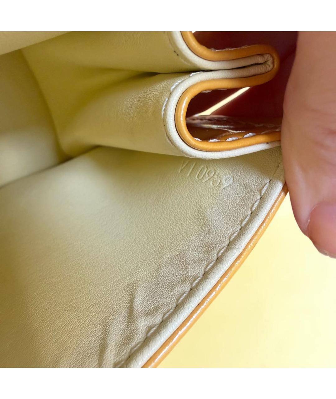 LOUIS VUITTON Желтая сумка с короткими ручками из лакированной кожи, фото 7