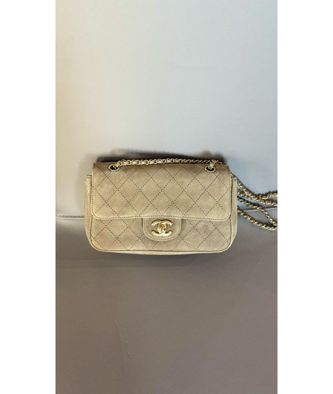 CHANEL Бежевая замшевая сумка через плечо, фото 3
