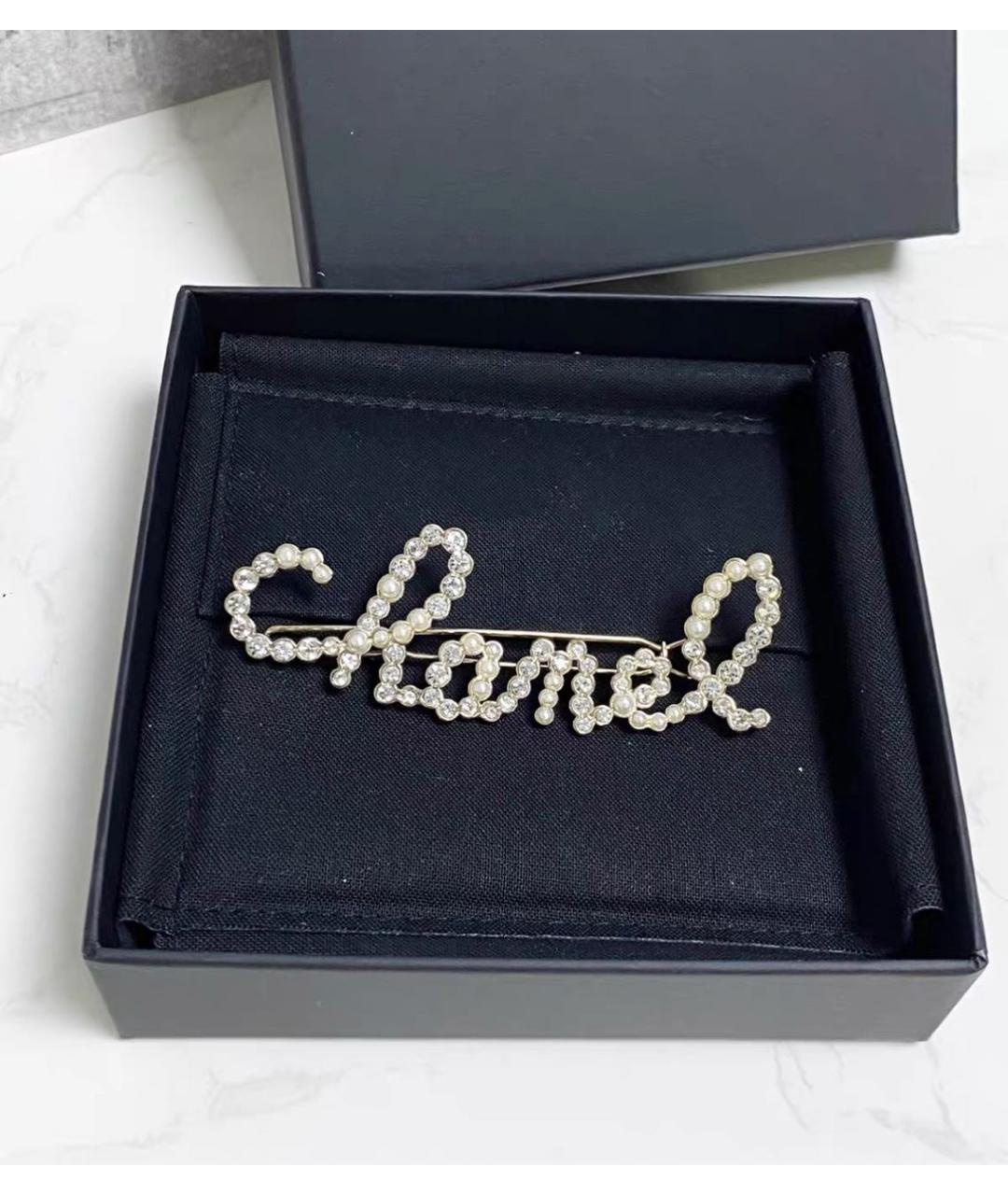 CHANEL Белая заколка, фото 6