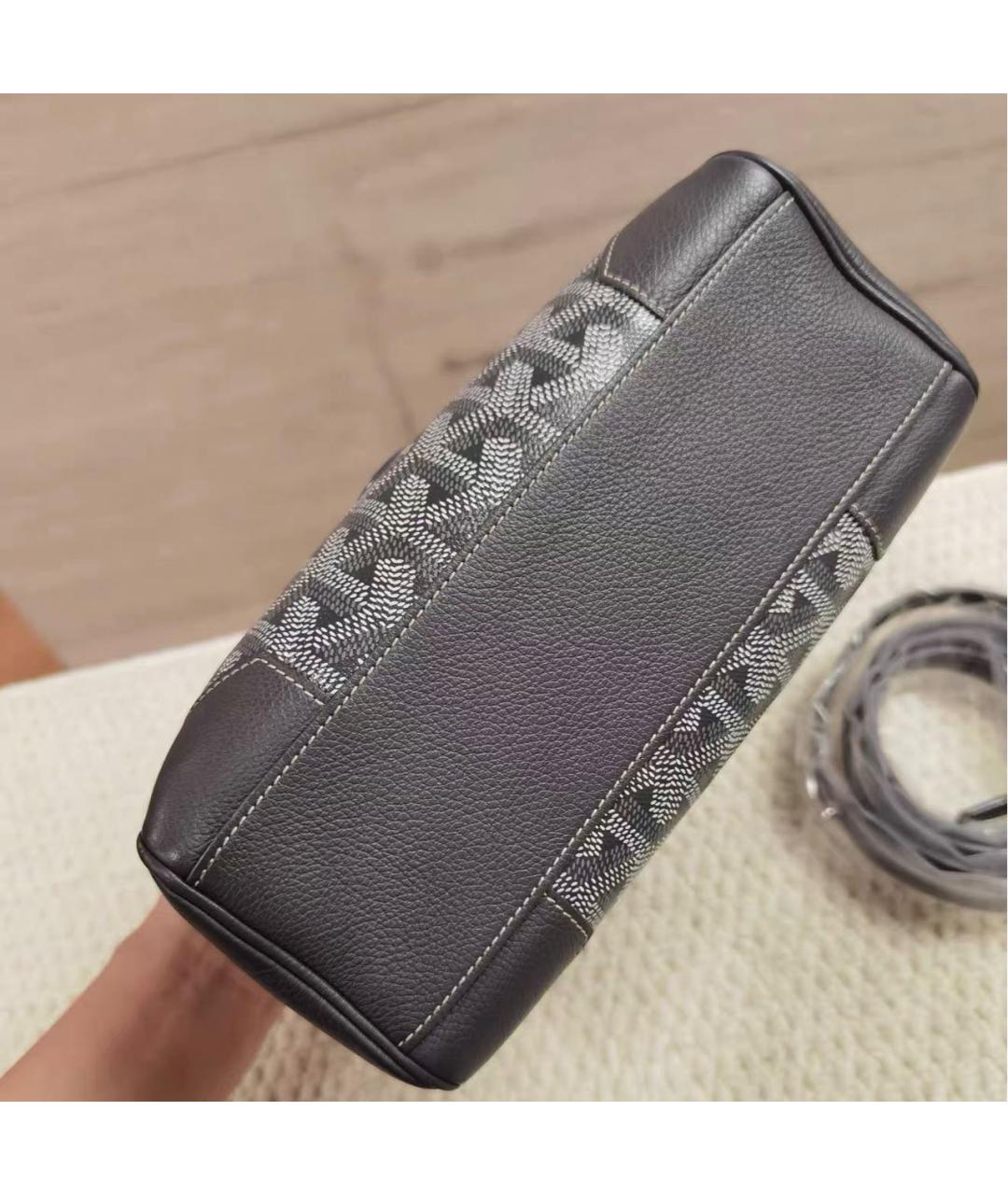 GOYARD Серая сумка с короткими ручками из канвы, фото 5