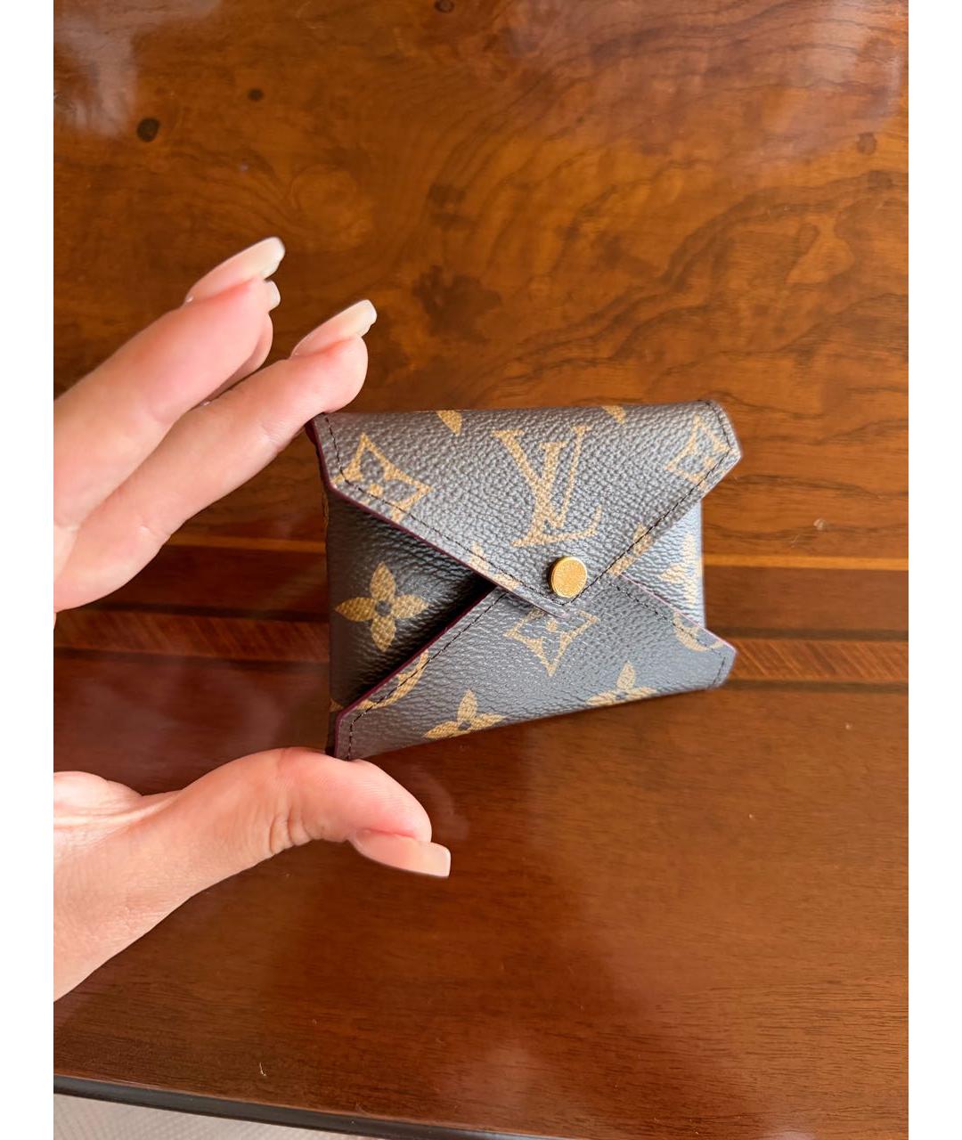 LOUIS VUITTON Коричневый кардхолдер, фото 2