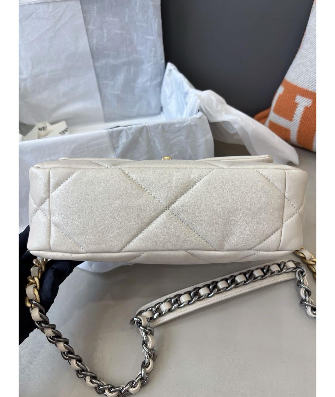 CHANEL Бежевая кожаная сумка через плечо, фото 5