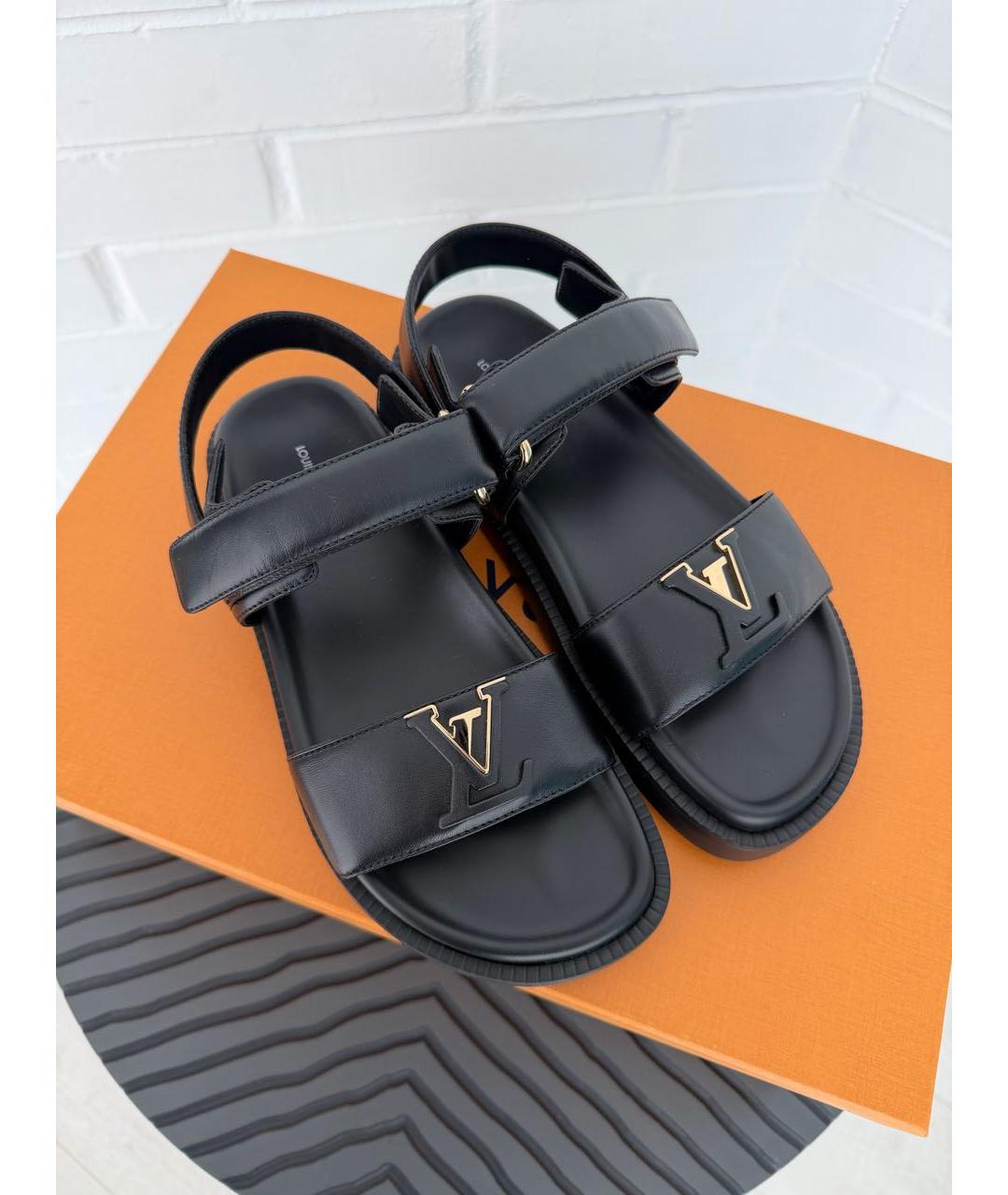LOUIS VUITTON Черные кожаные сандалии, фото 5