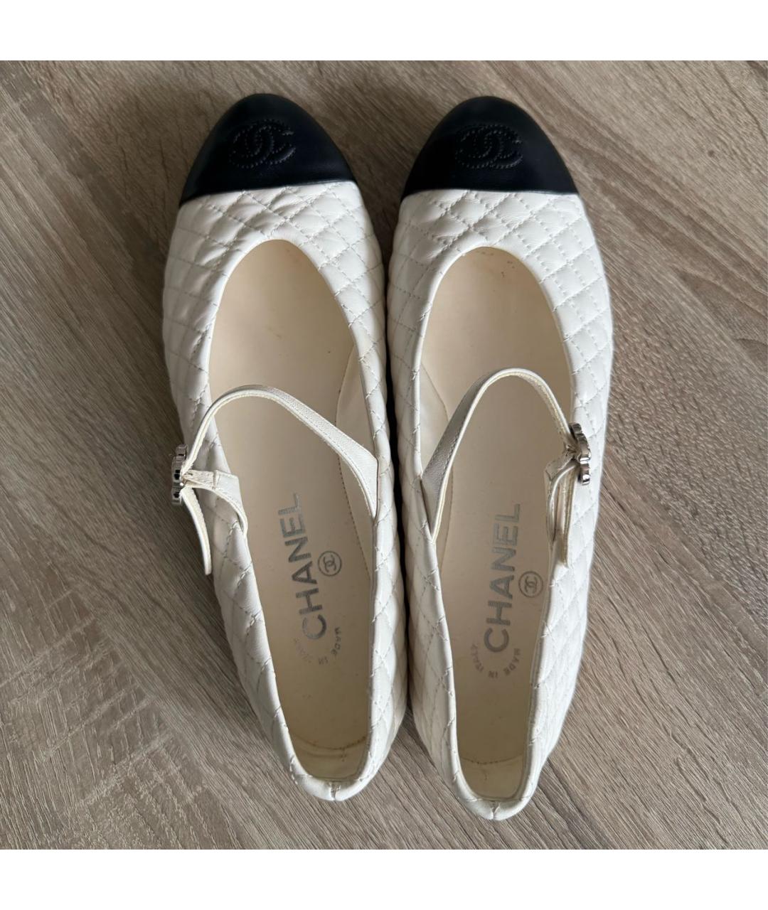 CHANEL Белые кожаные балетки, фото 3