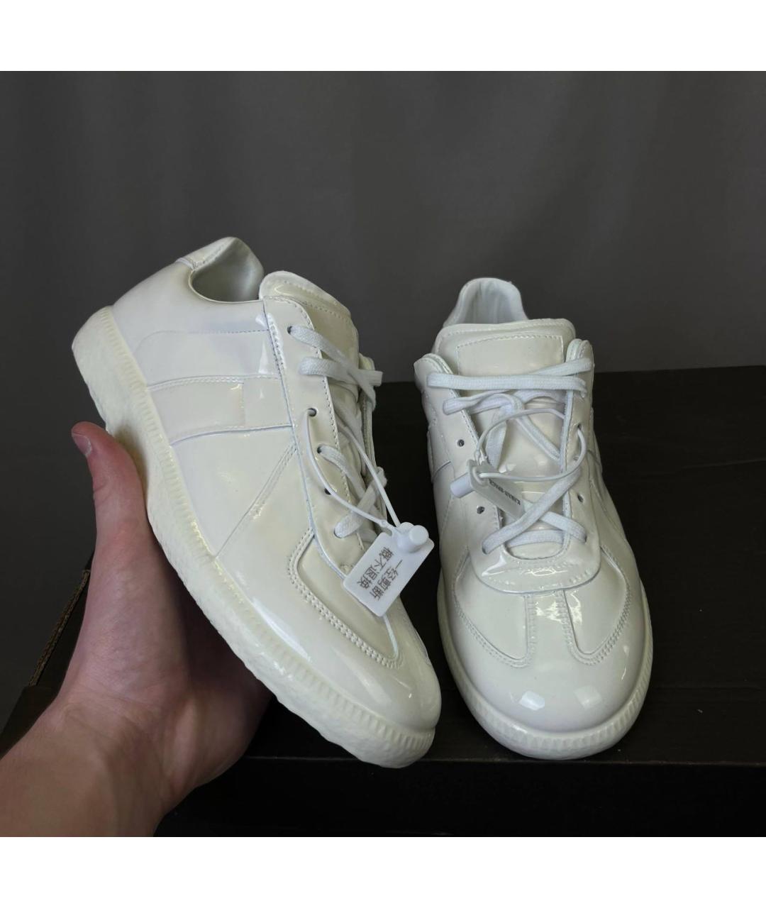 MAISON MARGIELA Белые низкие кроссовки / кеды из лакированной кожи, фото 8