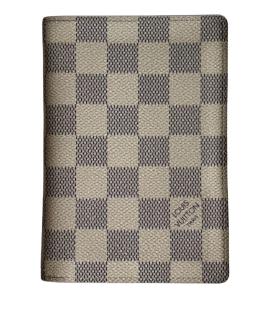 LOUIS VUITTON Обложка/футляр