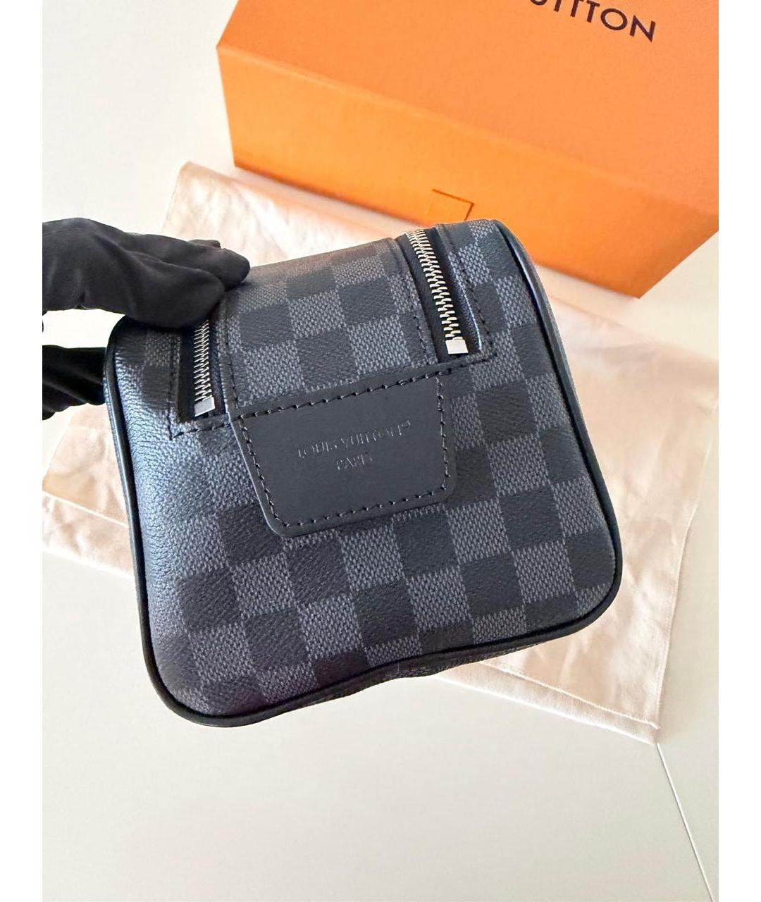 LOUIS VUITTON Черная косметичка, фото 8