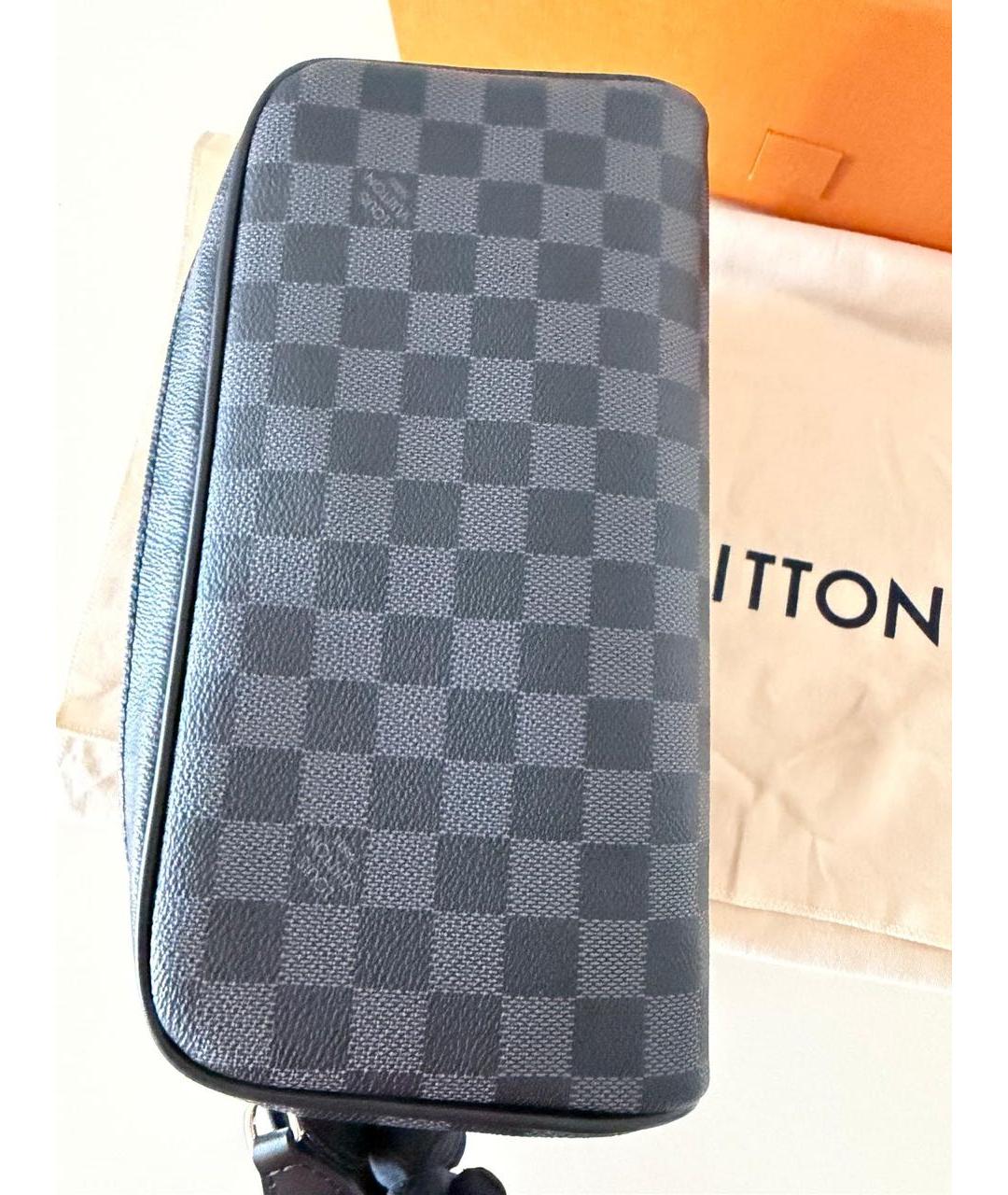 LOUIS VUITTON Черная косметичка, фото 7
