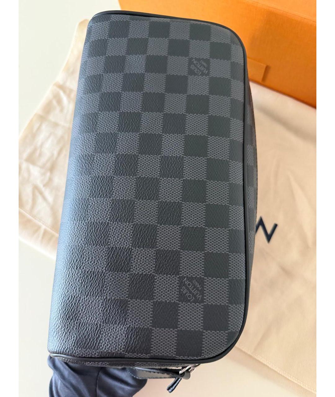 LOUIS VUITTON Черная косметичка, фото 4