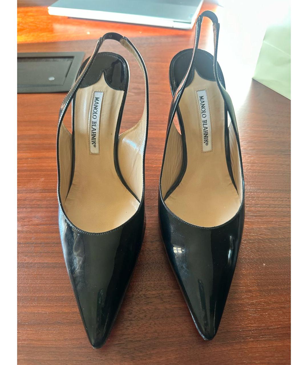 MANOLO BLAHNIK Черные туфли из лакированной кожи, фото 2