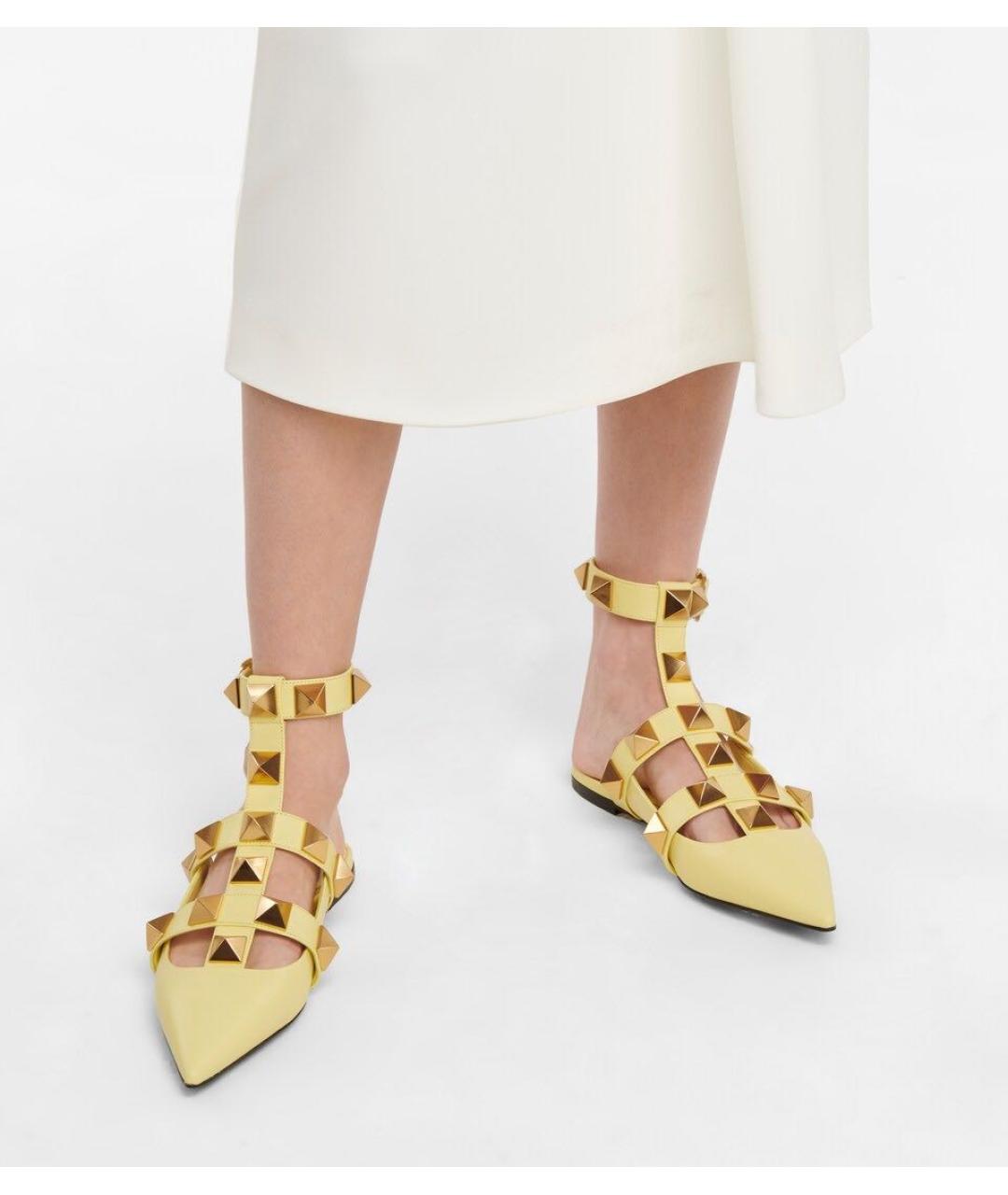 VALENTINO Желтые кожаные босоножки, фото 7