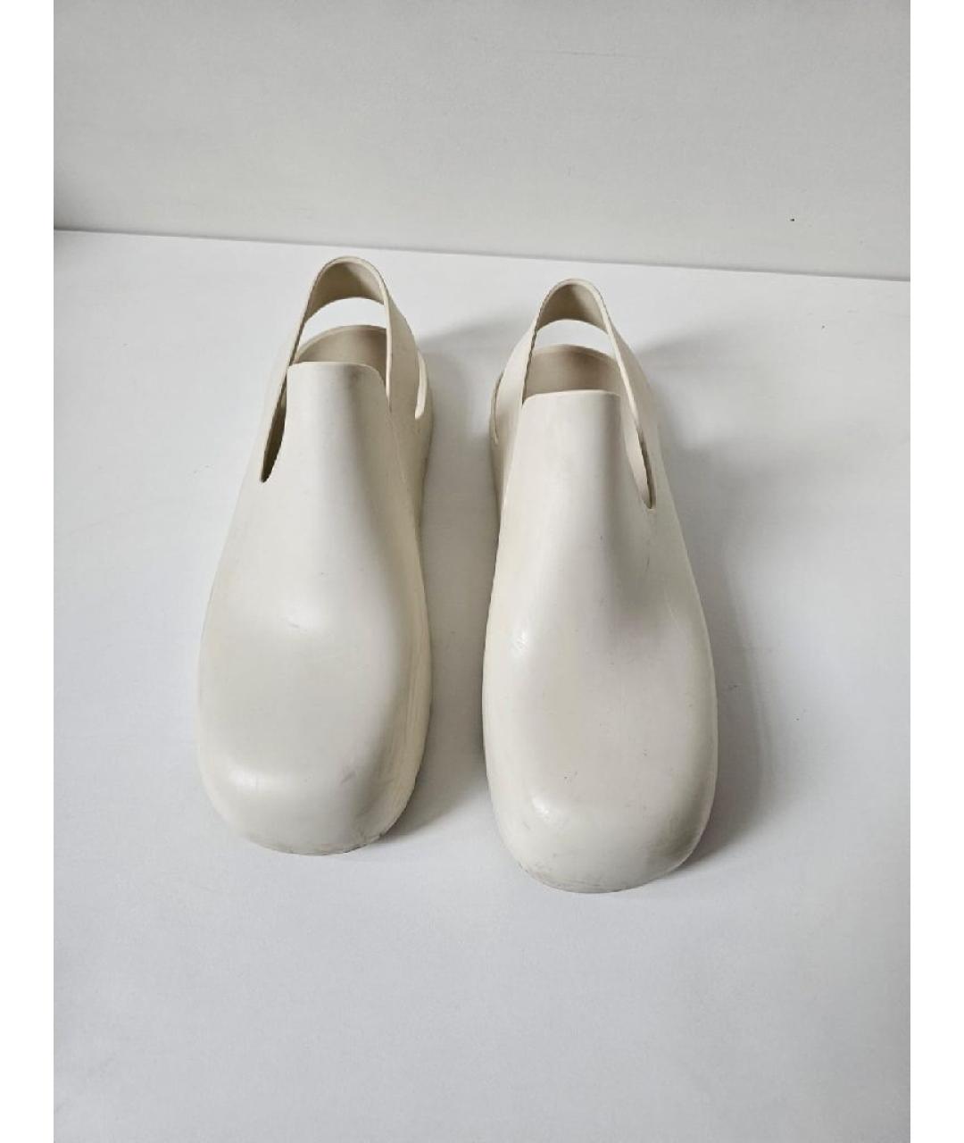 BOTTEGA VENETA Белые резиновые шлепанцы, фото 2