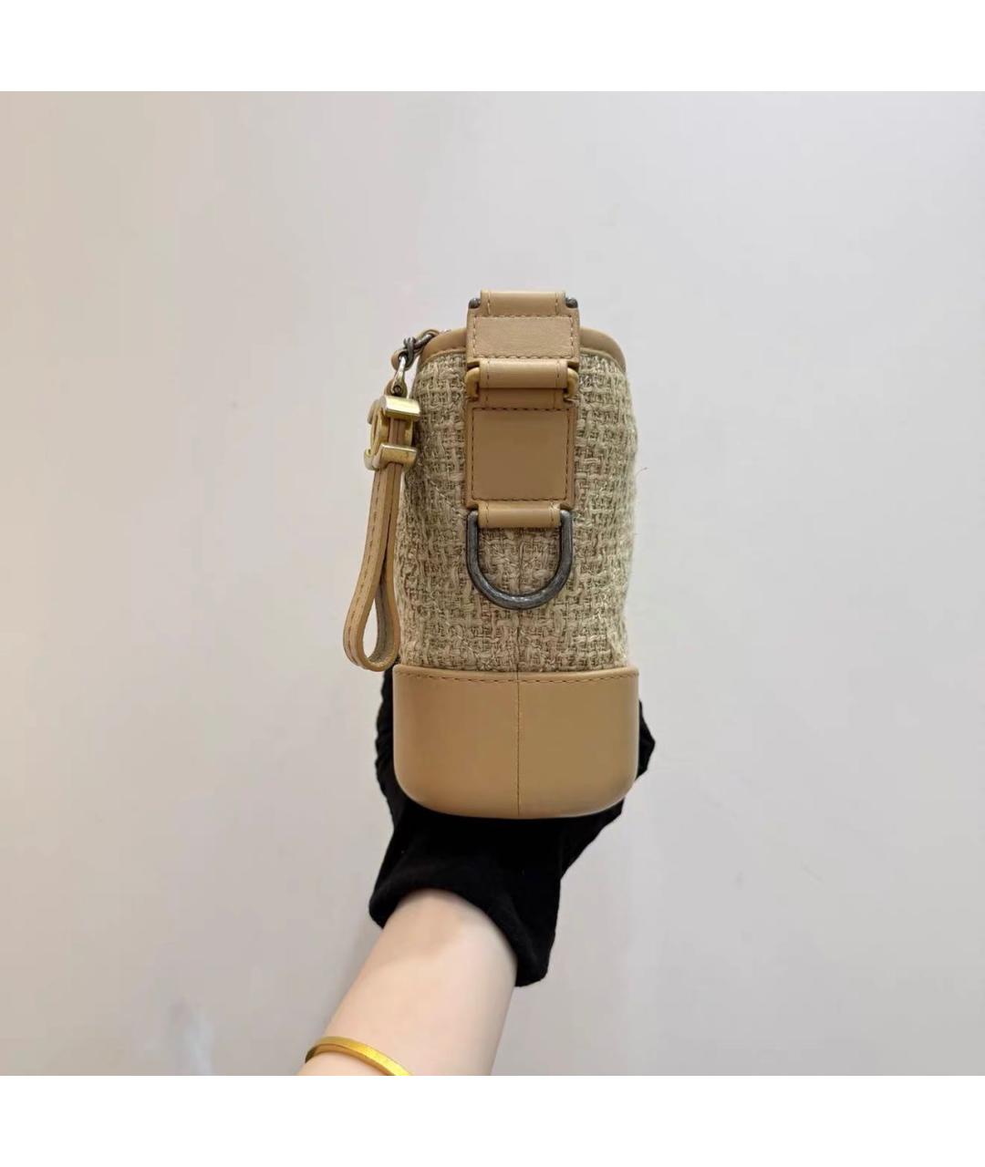 CHANEL Бежевая кожаная сумка через плечо, фото 5