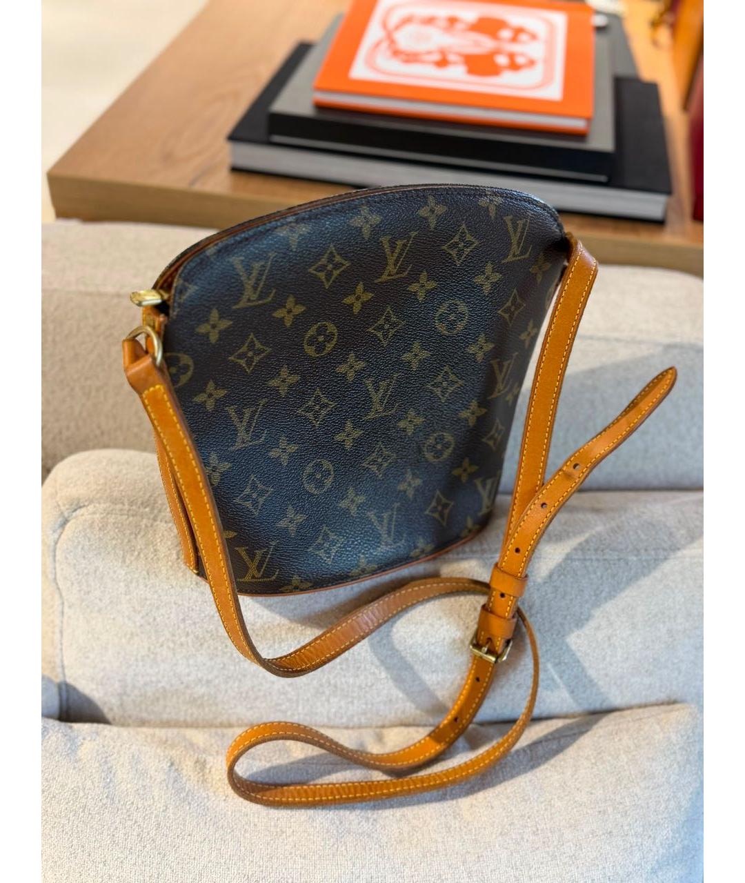 LOUIS VUITTON Коричневая кожаная сумка через плечо, фото 2