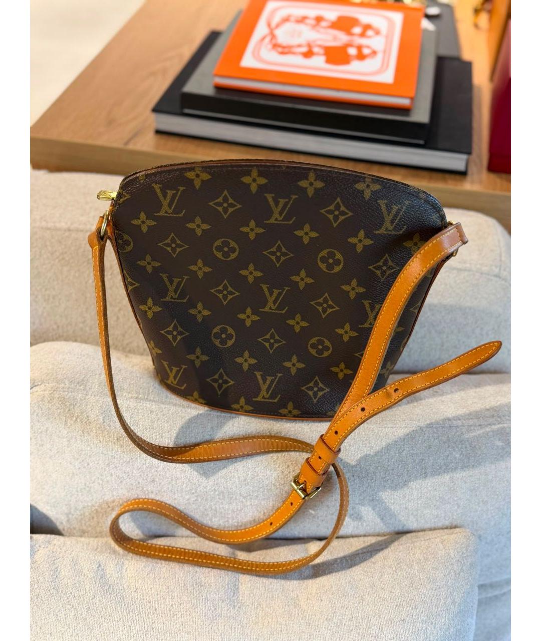 LOUIS VUITTON Коричневая кожаная сумка через плечо, фото 3