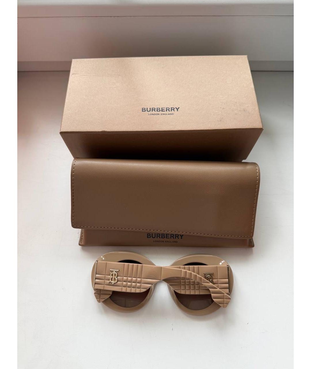 BURBERRY Бежевые пластиковые солнцезащитные очки, фото 8