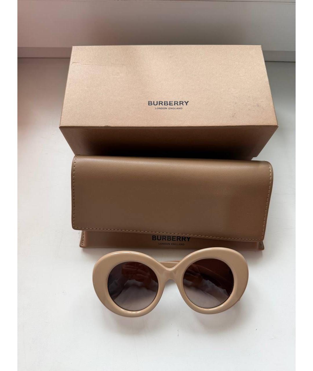 BURBERRY Бежевые пластиковые солнцезащитные очки, фото 10