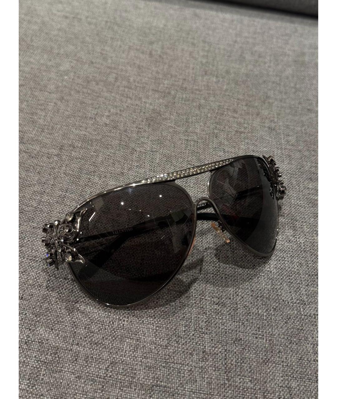 VALENTINO Черные металлические солнцезащитные очки, фото 4
