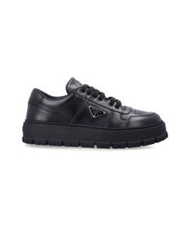PRADA Низкие кроссовки / кеды