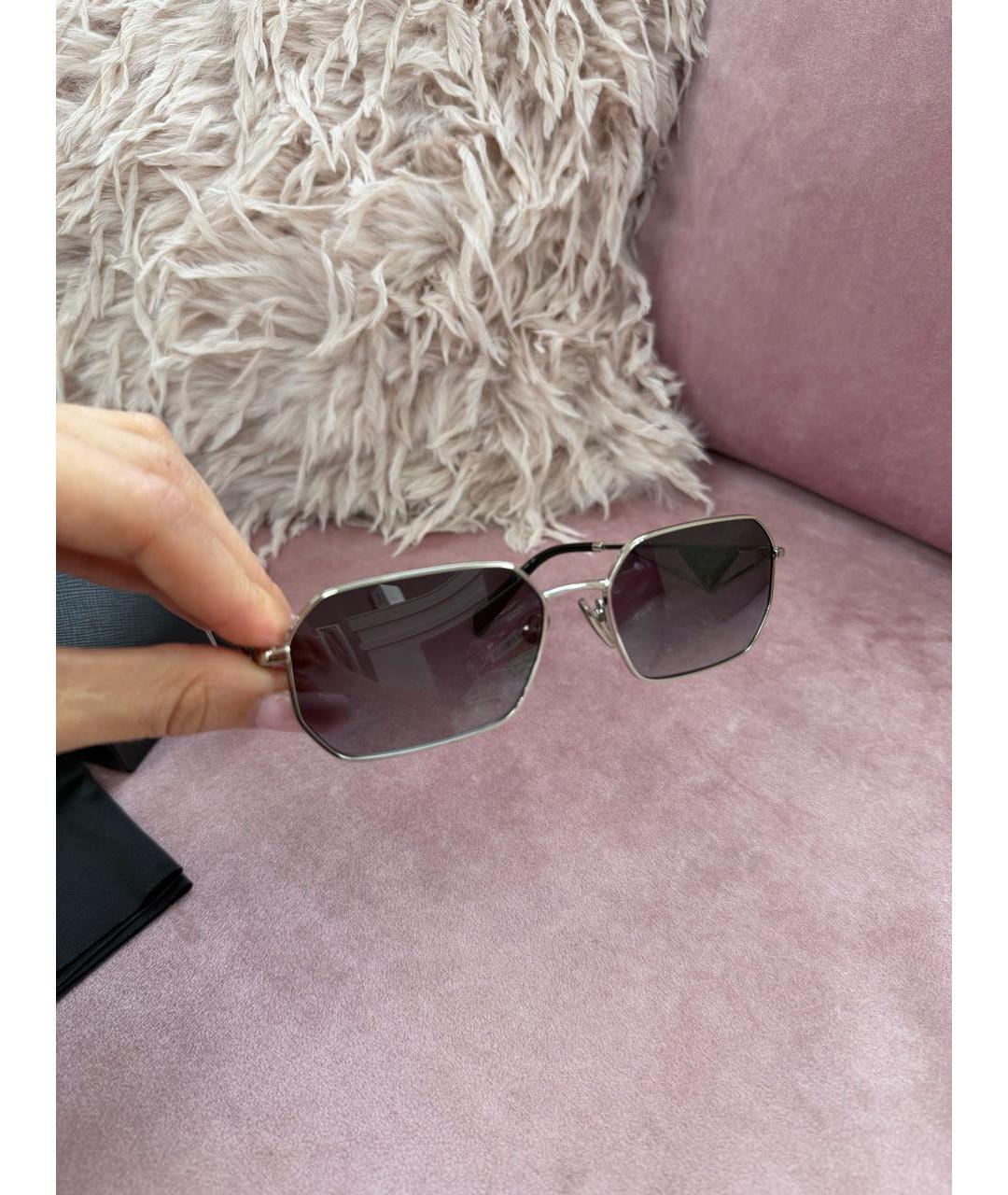 PRADA Серые солнцезащитные очки, фото 4