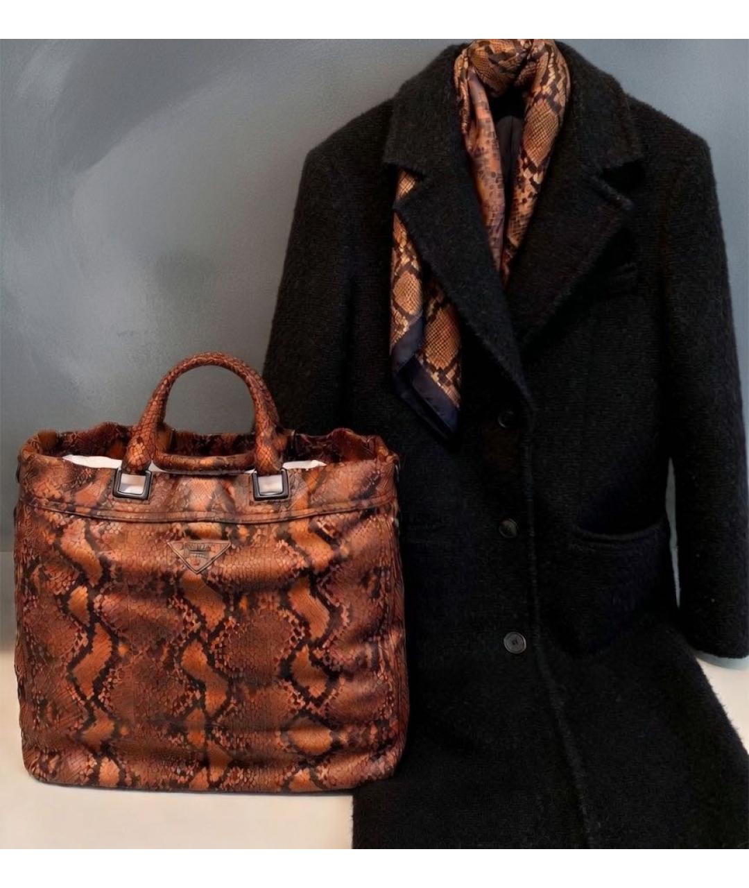 PRADA Коричневая сумка с короткими ручками из кожи питона, фото 8